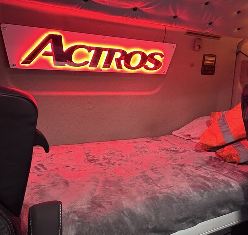 Actros letters truck - 3d, light